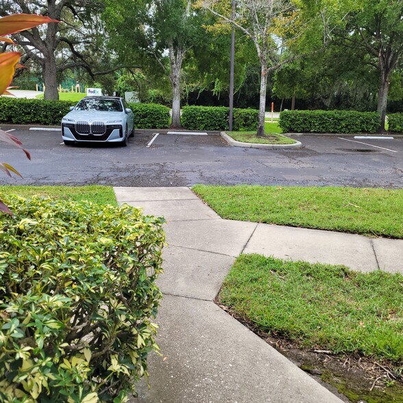 More Photos Of 7751 Kingspointe Pky, Orlando Light Distribution For Lease