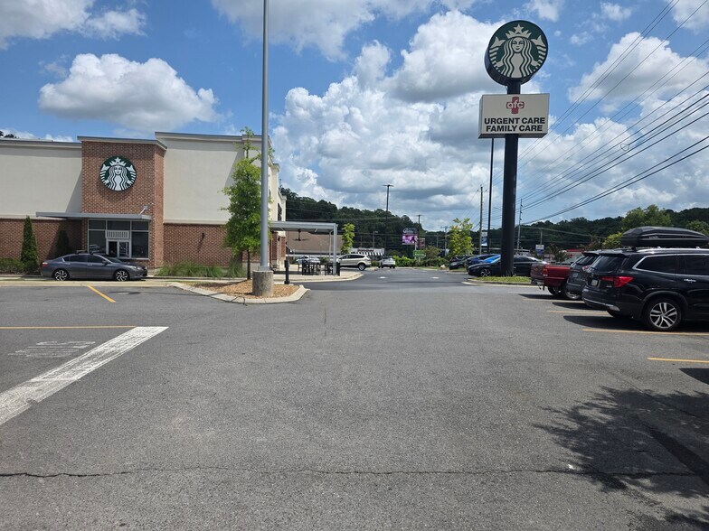 More Photos Of 1302 W Walnut Ave, Dalton Storefront For Sale