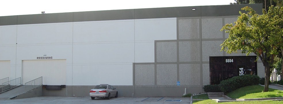 More Photos Of 5530-5554 Bandini Blvd, Bell Manufacturing For Lease