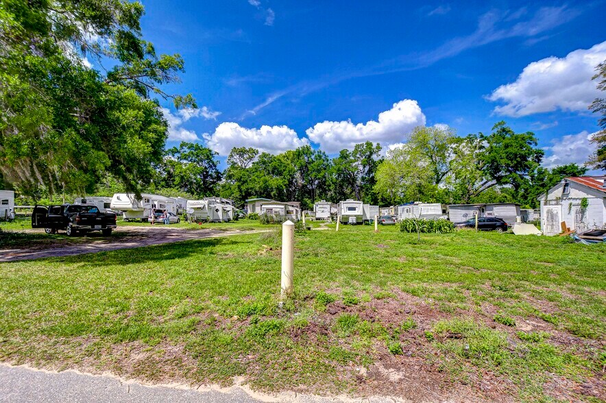 More Photos Of 19110 US Highway 301, Dade City Multifamily For Sale