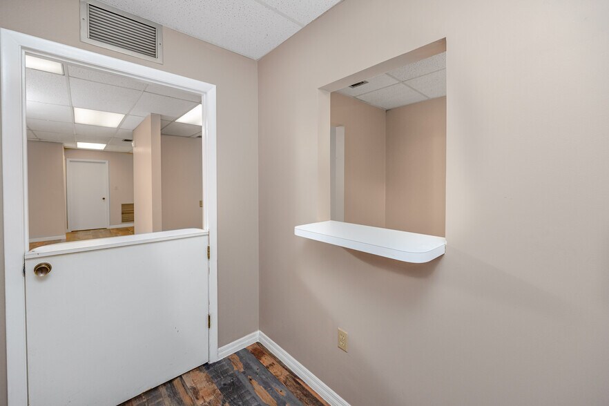 More Photos Of 6449 38th Ave, Saint Petersburg Medical For Lease