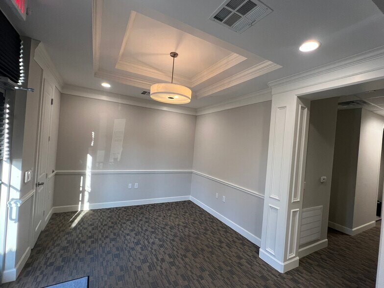 More Photos Of 20008 Champion Forest Dr, Spring Office For Sale