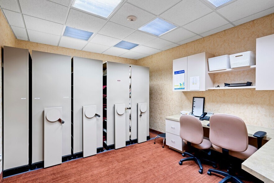 More Photos Of 29 Green St, Huntington Medical For Sale