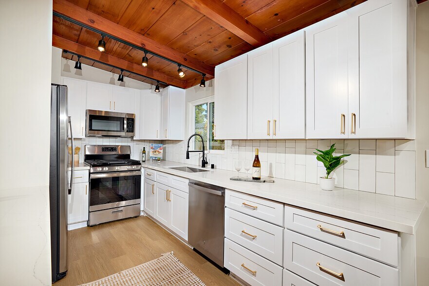 More Photos Of 735 Pine Ave, Carlsbad Multifamily For Sale