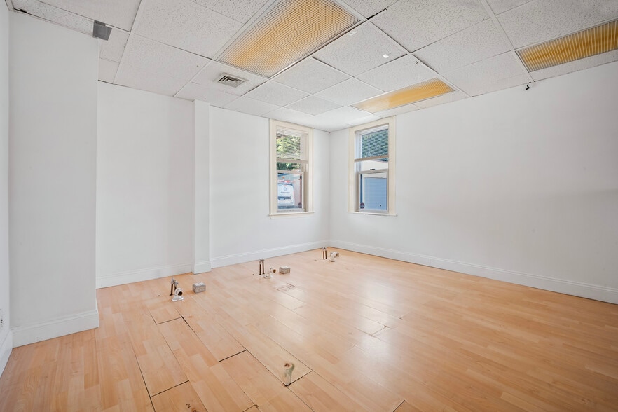 More Photos Of 238 New Britain Rd, Berlin Freestanding For Lease