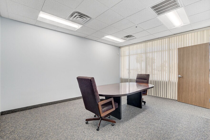 More Photos Of 200 Sunpac Ave, Henderson Warehouse For Sale