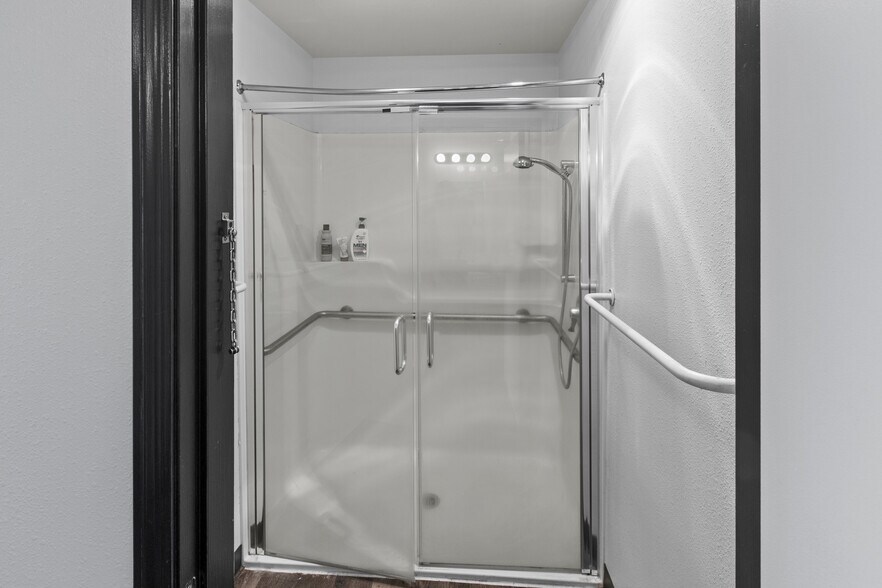 More Photos Of 457 SW 6th St, Redmond Apartments For Sale