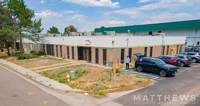 More Photos Of 4800 Oakland St, Denver Flex For Sale