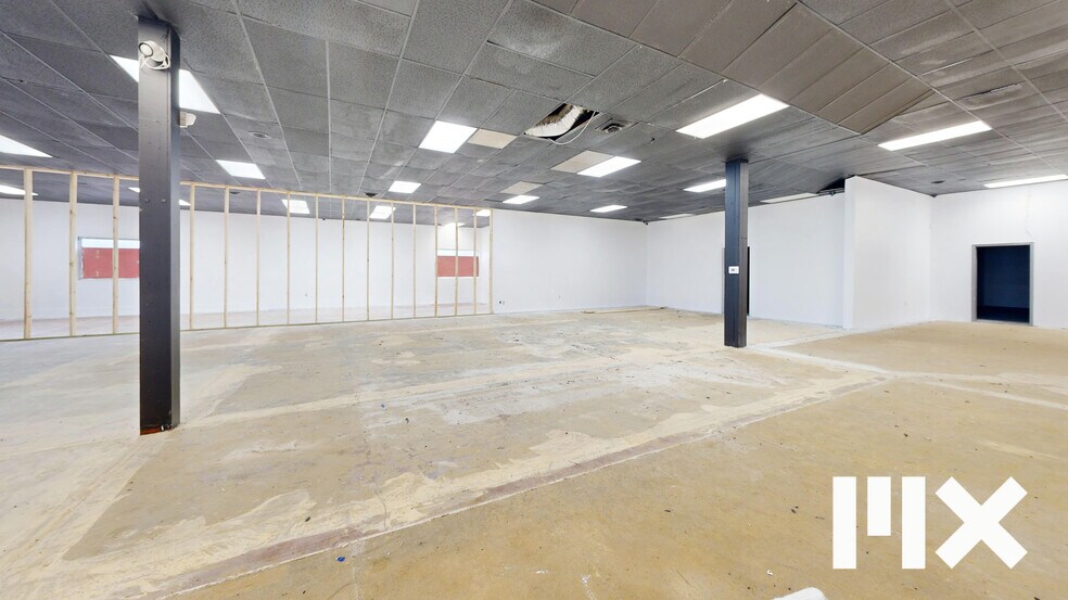 More Photos Of 3220 Bay Rd, Saginaw Storefront For Sale