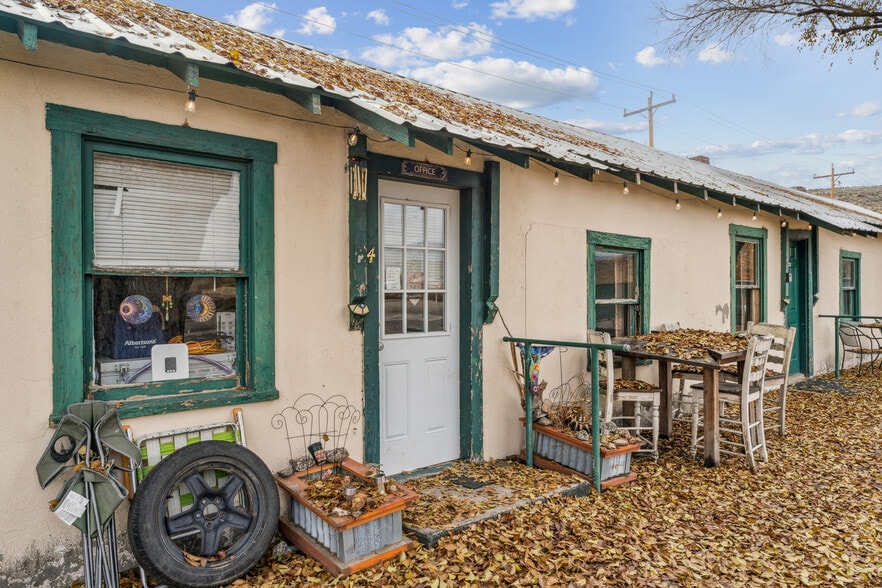 More Photos Of 110 Washington St, Huntington Hospitality For Sale