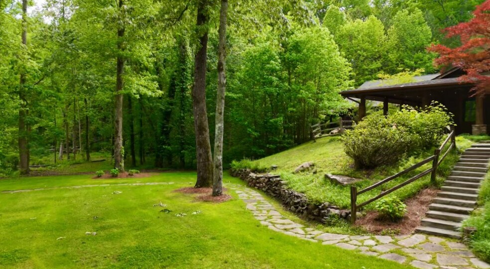 More Photos Of Cove Road, Jasper Specialty For Sale