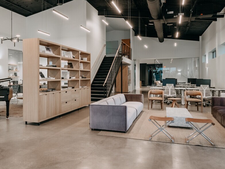 More Photos Of 9555 Harmon Rd, Fort Worth Office For Sale