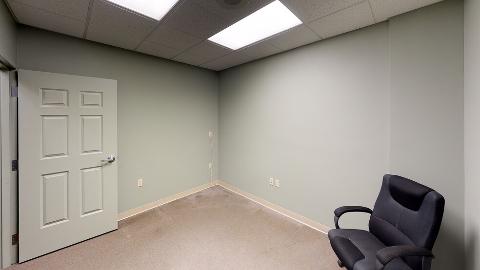 More Photos Of 114 Lovell Rd, Knoxville Medical For Lease