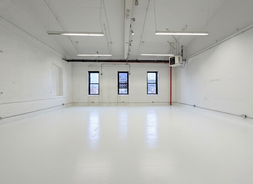 Primary Photo Of 3511 9th St, Long Island City Office Residential For Lease