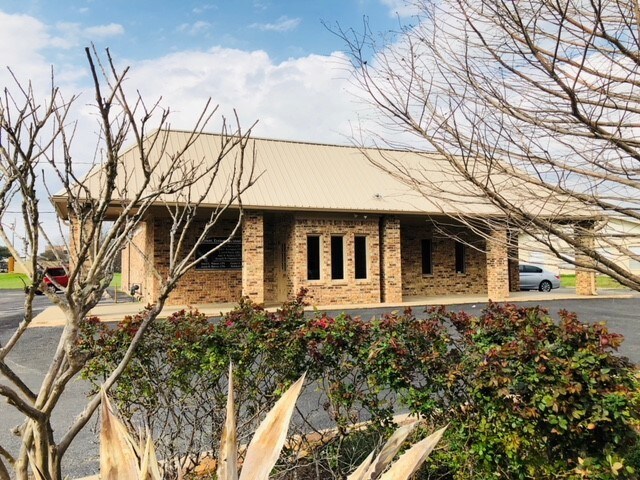 More Photos Of 1803 Greenfield Plz, Bryan Office For Lease