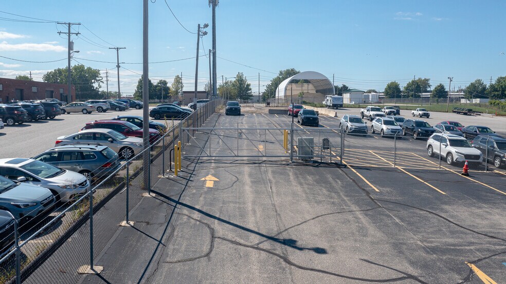 More Photos Of 2201-2235 W 110th St, Cleveland Warehouse For Lease