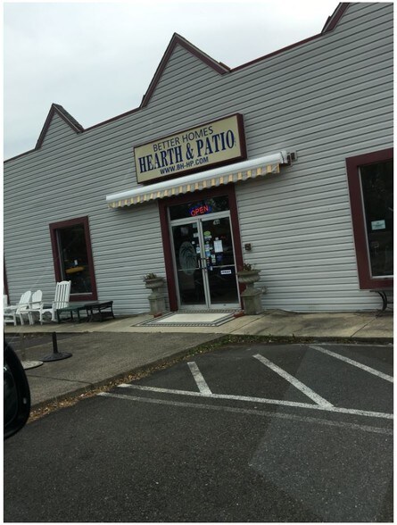 More Photos Of 386 Lincoln Hwy, Fairless Hills Freestanding For Sale