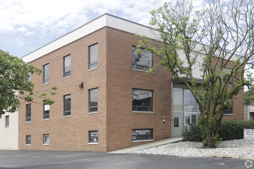 Primary Photo Of 17 Watchung Ave, Chatham Office For Lease