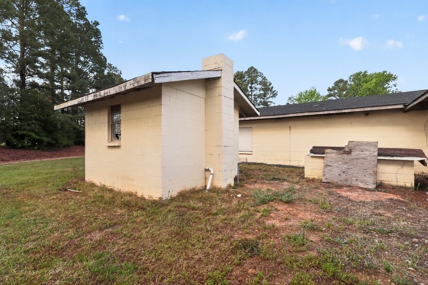 More Photos Of 6828 Old Stage Rd N, Angier Flex For Sale