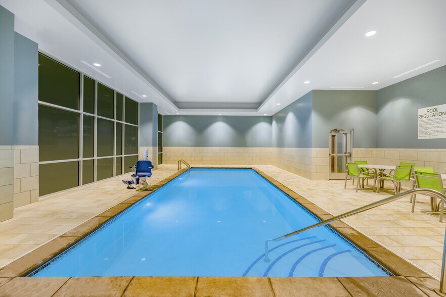 More Photos Of 905 O St, Lincoln Hotel For Sale
