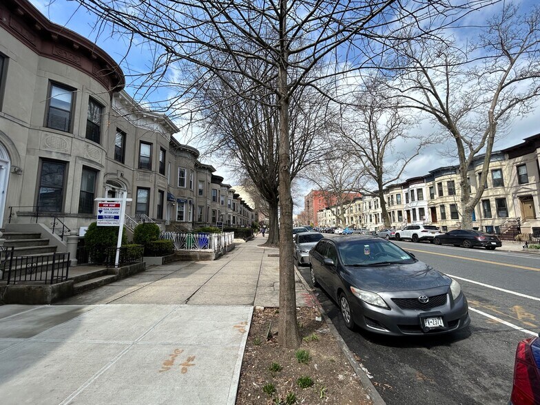 More Photos Of 450 Bay Ridge Pky, Brooklyn Office Residential For Lease