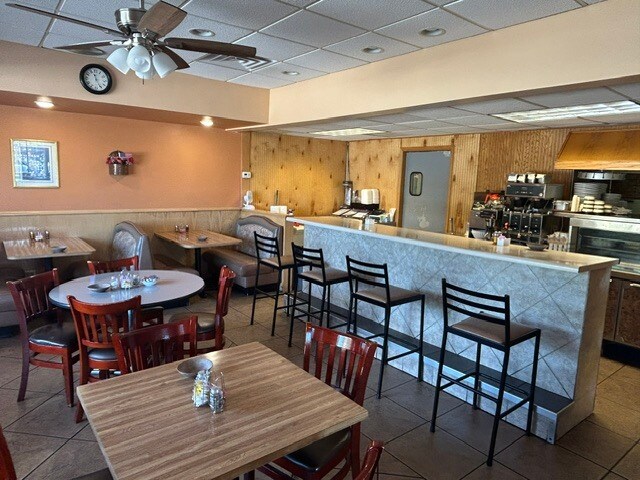 More Photos Of 3707 30th Ave, Kenosha Restaurant For Sale