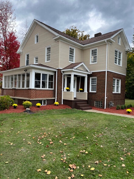 More Photos Of 329 E Moody Ave, New Castle Religious Facility For Sale