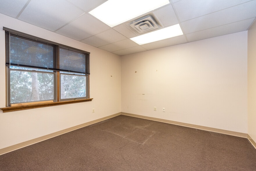 More Photos Of 908-918 Town Center, New Britain Office For Sale