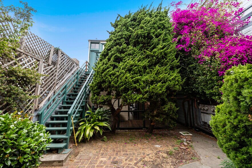 More Photos Of 1865-1869 Union St, San Francisco Storefront Retail Residential For Sale