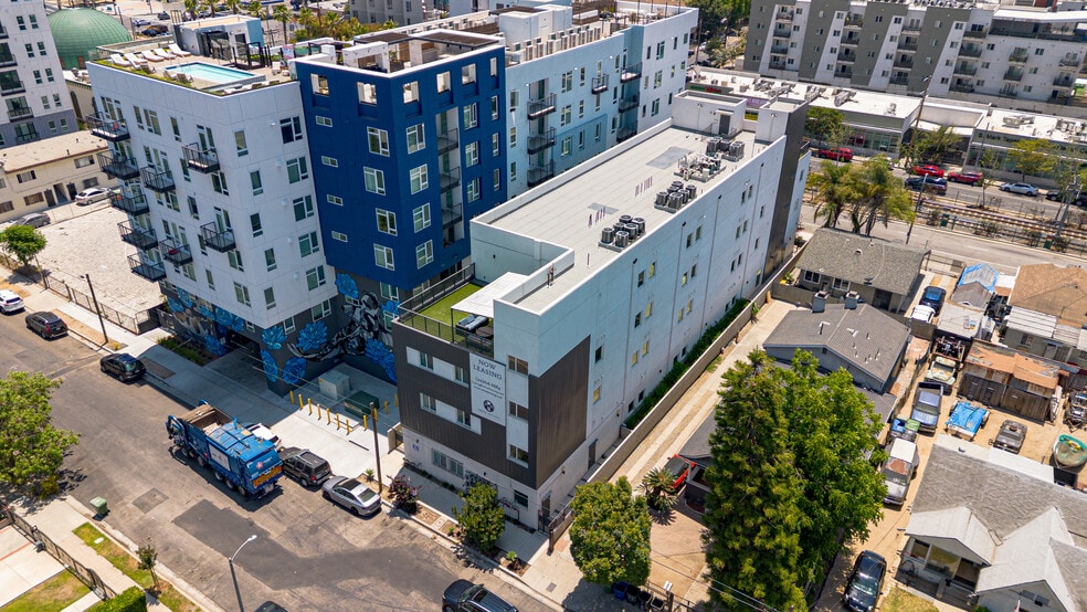 More Photos Of 1073 Exposition Blvd, Los Angeles Apartments For Sale