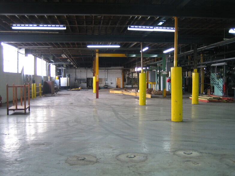 More Photos Of 531 N Stiles St, Linden Manufacturing For Lease