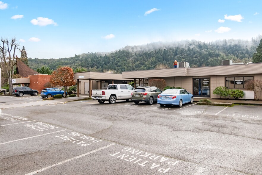 More Photos Of 1813 W Harvard Ave, Roseburg Medical For Lease
