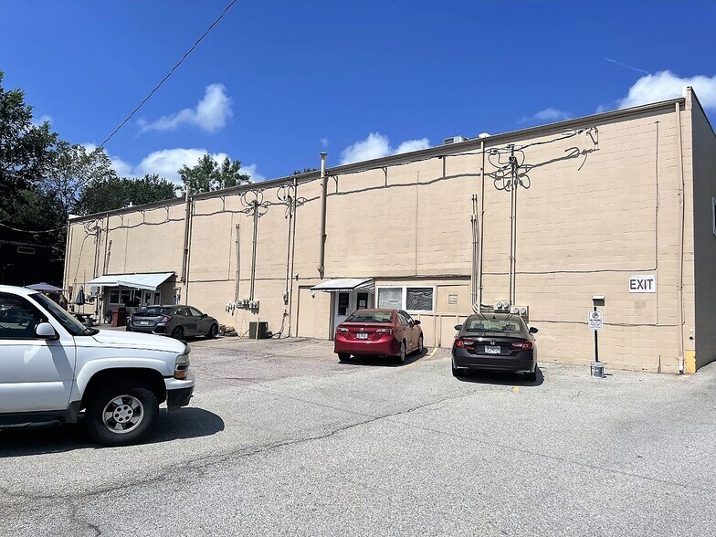More Photos Of 204 W Pitman St, O'Fallon Office For Lease