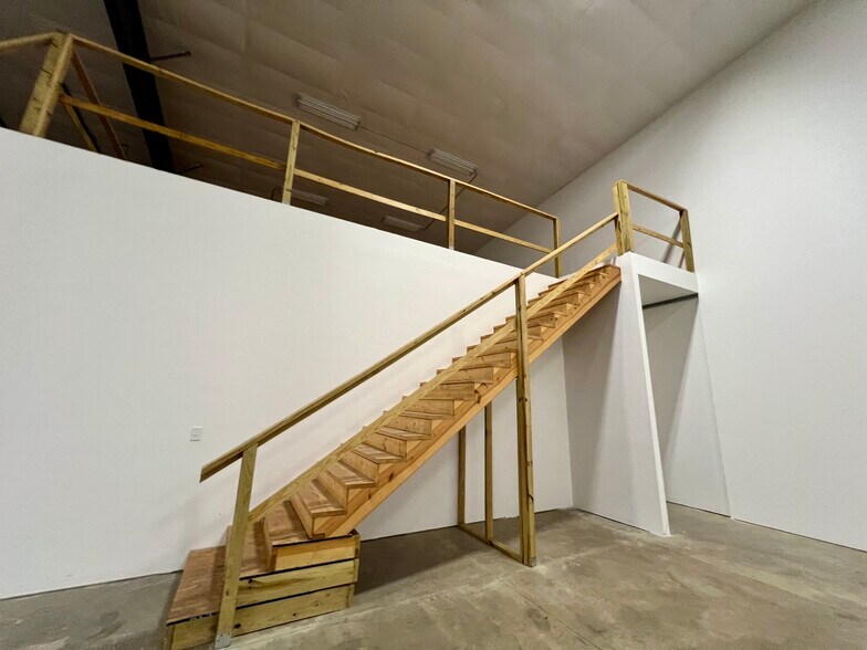 More Photos Of 185 Airport Rd, Fayetteville Warehouse For Lease