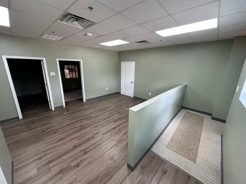 More Photos Of 1209-1215 N FM 3083 Rd E, Conroe Warehouse For Lease