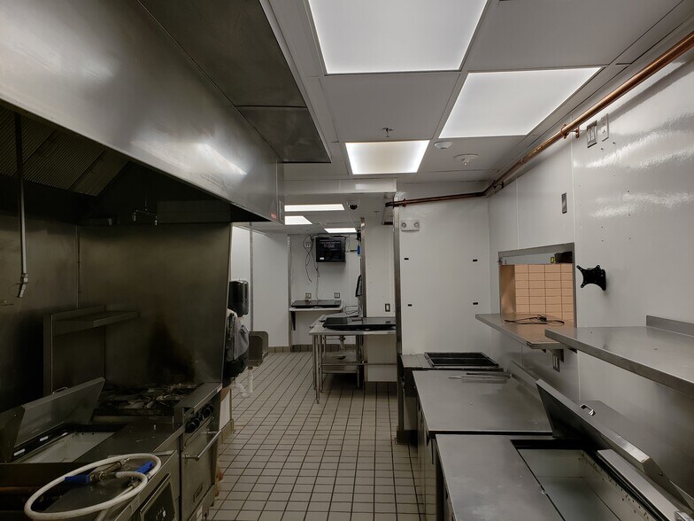 More Photos Of 1800 M St NW, Washington Office For Lease