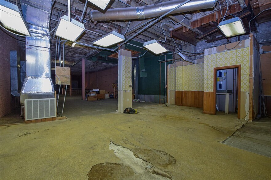 More Photos Of 22 Church Ave SW, Roanoke Storefront Retail Office For Sale