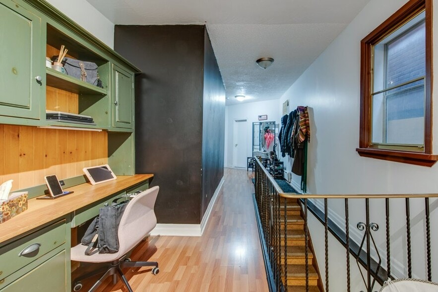 More Photos Of 256 Crawford St, Toronto Storefront Retail Residential For Sale