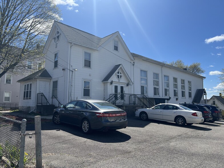 Primary Photo Of 39 Crown St, Waterbury Religious Facility For Sale