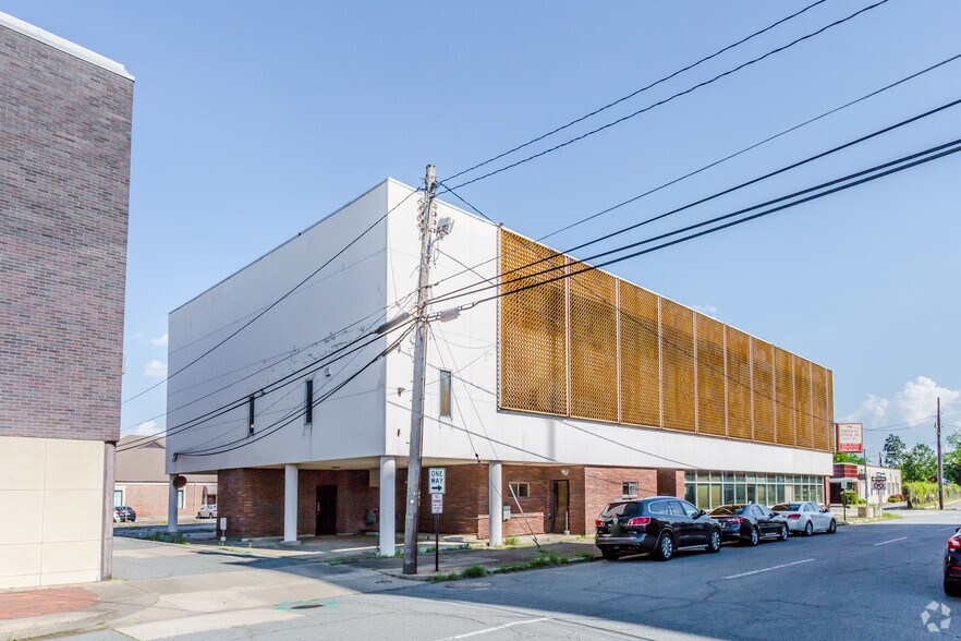 More Photos Of 121 W 6th Ave, Pine Bluff Office For Sale