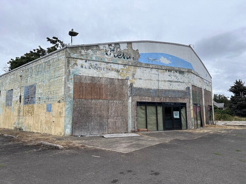 More Photos Of 711 S Pacific Hwy, Cottage Grove Freestanding For Sale