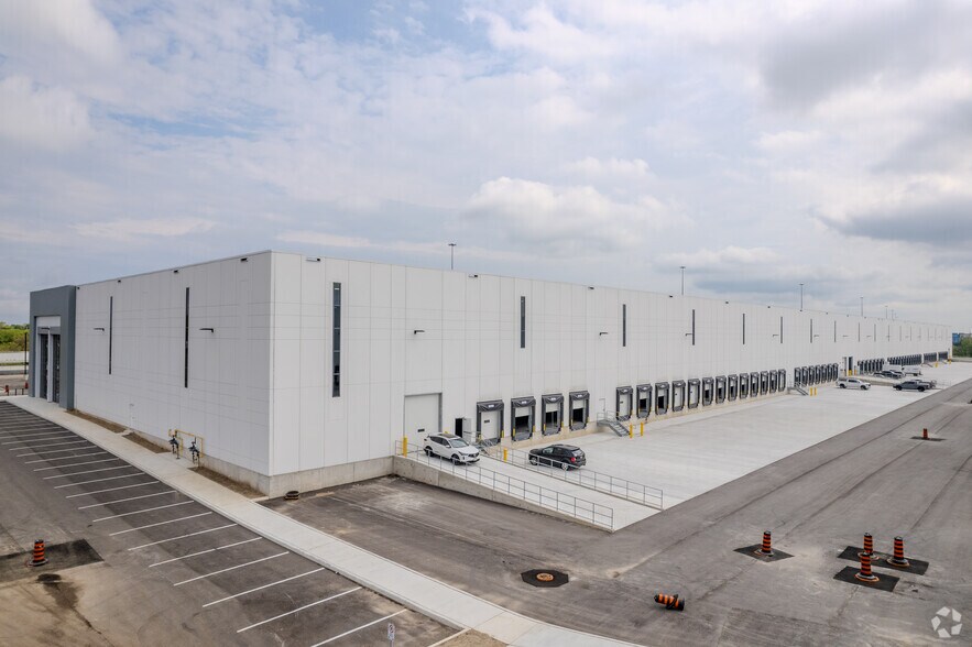 More Photos Of 220 Pinebush Rd, Cambridge Industrial For Lease