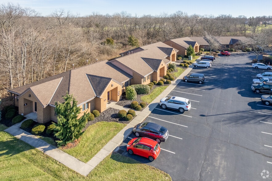 More Photos Of 1375 Kemper Meadow Dr, Forest Park Office Residential For Lease