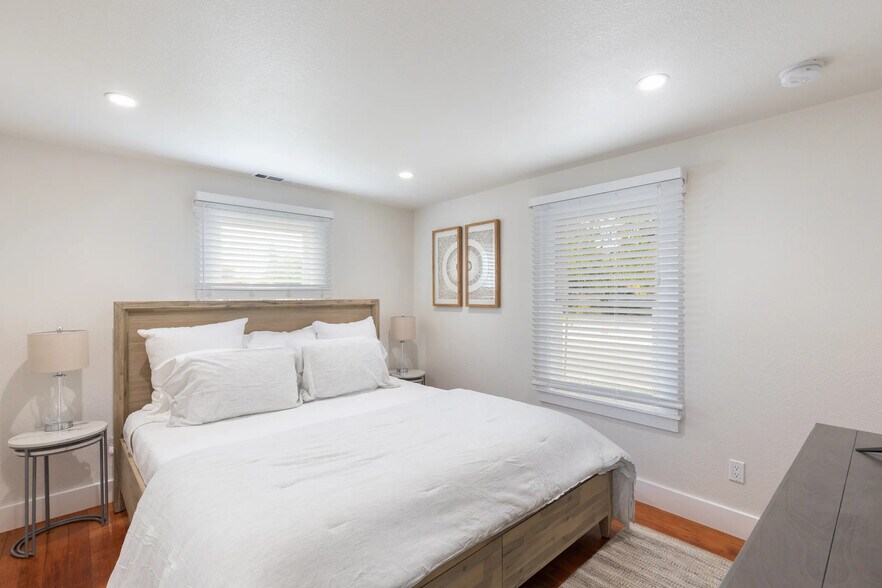 More Photos Of 1030 G St, Napa Apartments For Sale