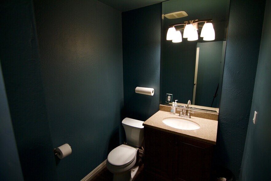 More Photos Of 246 S Shepherd St, Sonora Specialty For Sale