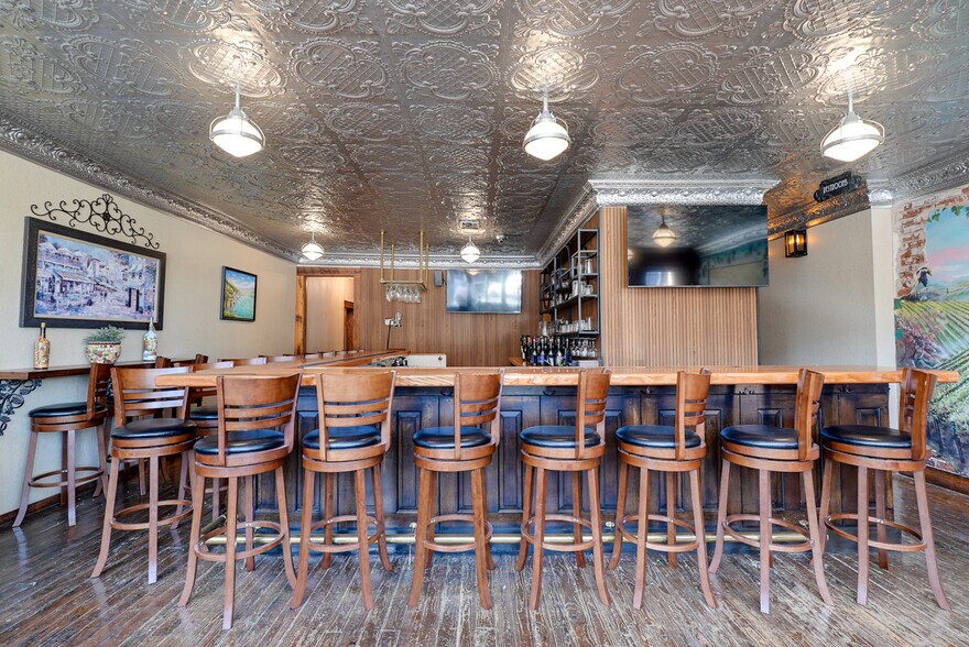 More Photos Of 312 S Hudson St, Buckner Restaurant For Lease