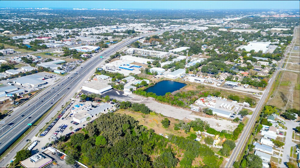 More Photos Of 13755 U.S. Highway 19 N, Clearwater Warehouse For Lease
