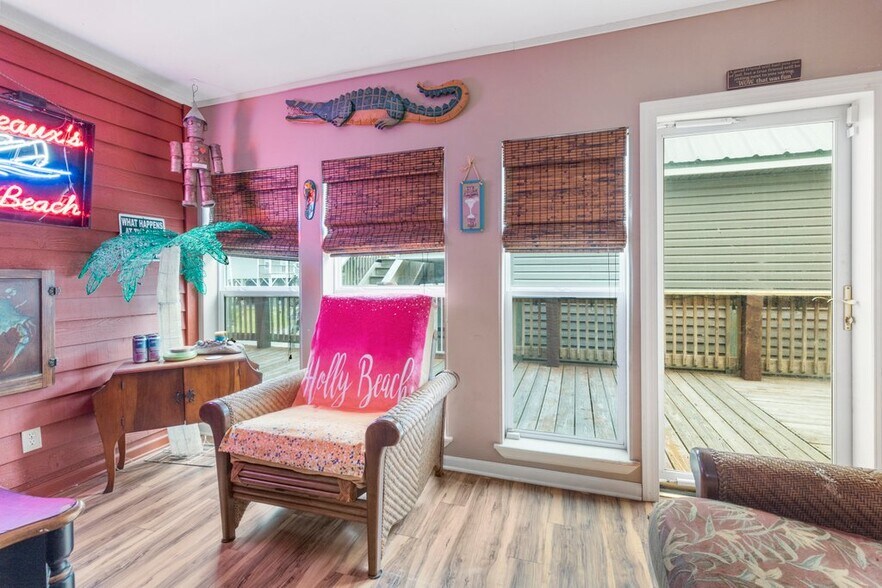 More Photos Of 2314 Teal St, Cameron Specialty For Sale