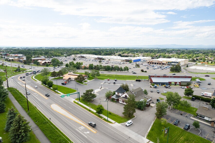 More Photos Of 2711 W College St, Bozeman Restaurant For Sale