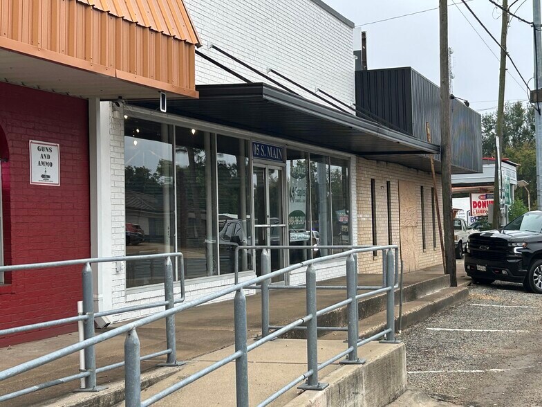 More Photos Of 105 S Main St, Quitman Storefront Retail Office For Sale